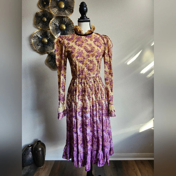 Manoush Victorian Cotton Floral Dress - Picture 1 of 15